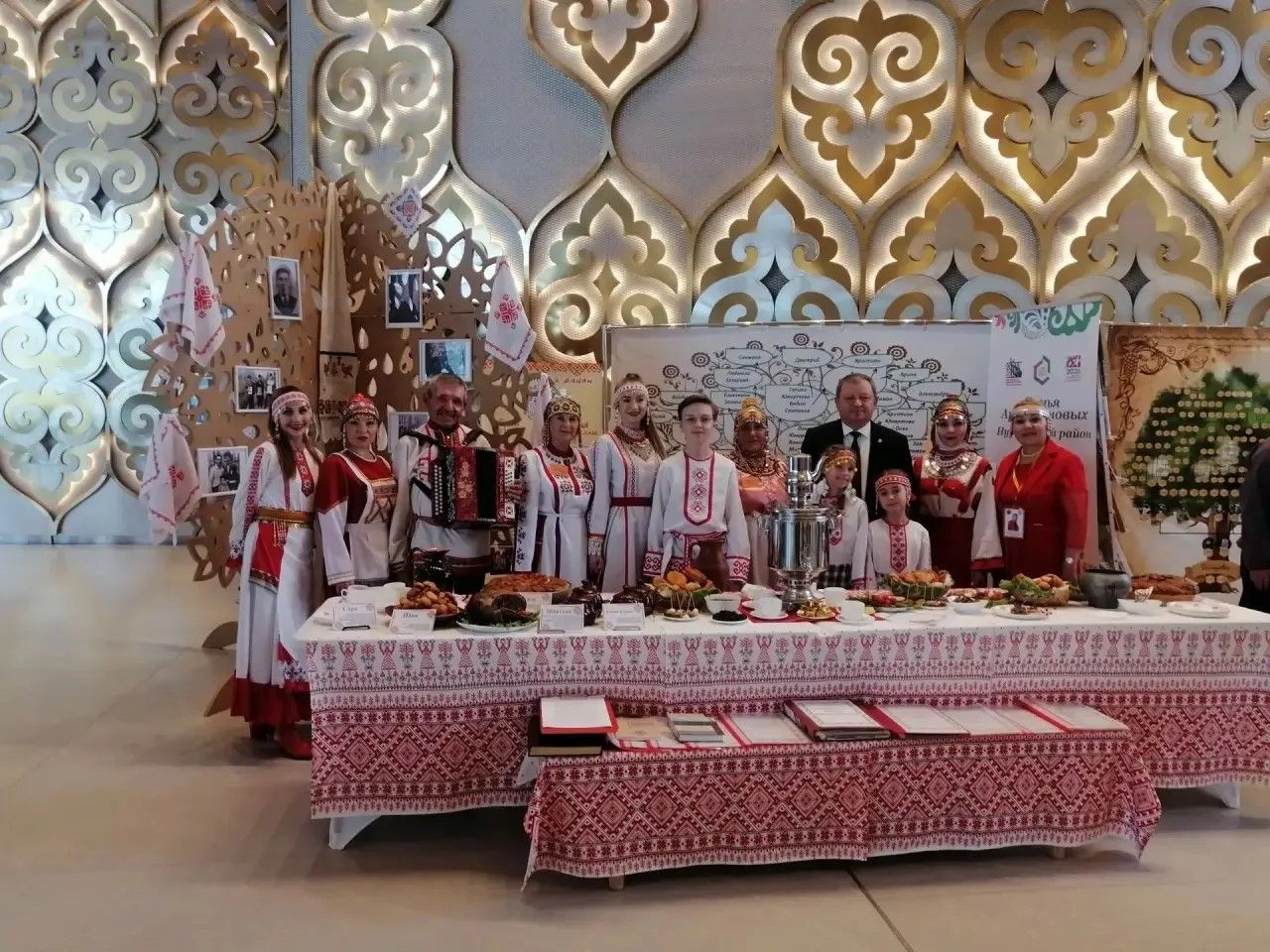 Артамоновы из Нурлата взяли бронзу на фестивале родословной в Казани