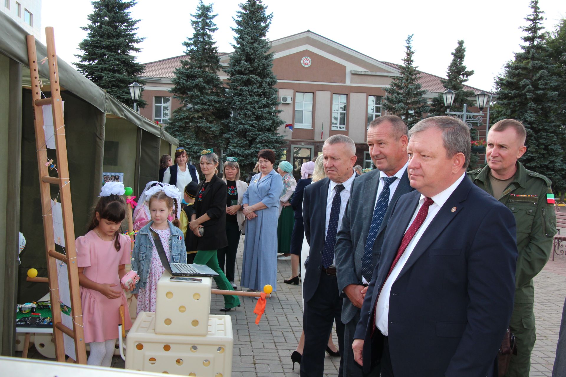 Августовская конференция в Нурлатском районе началась с большой выставки