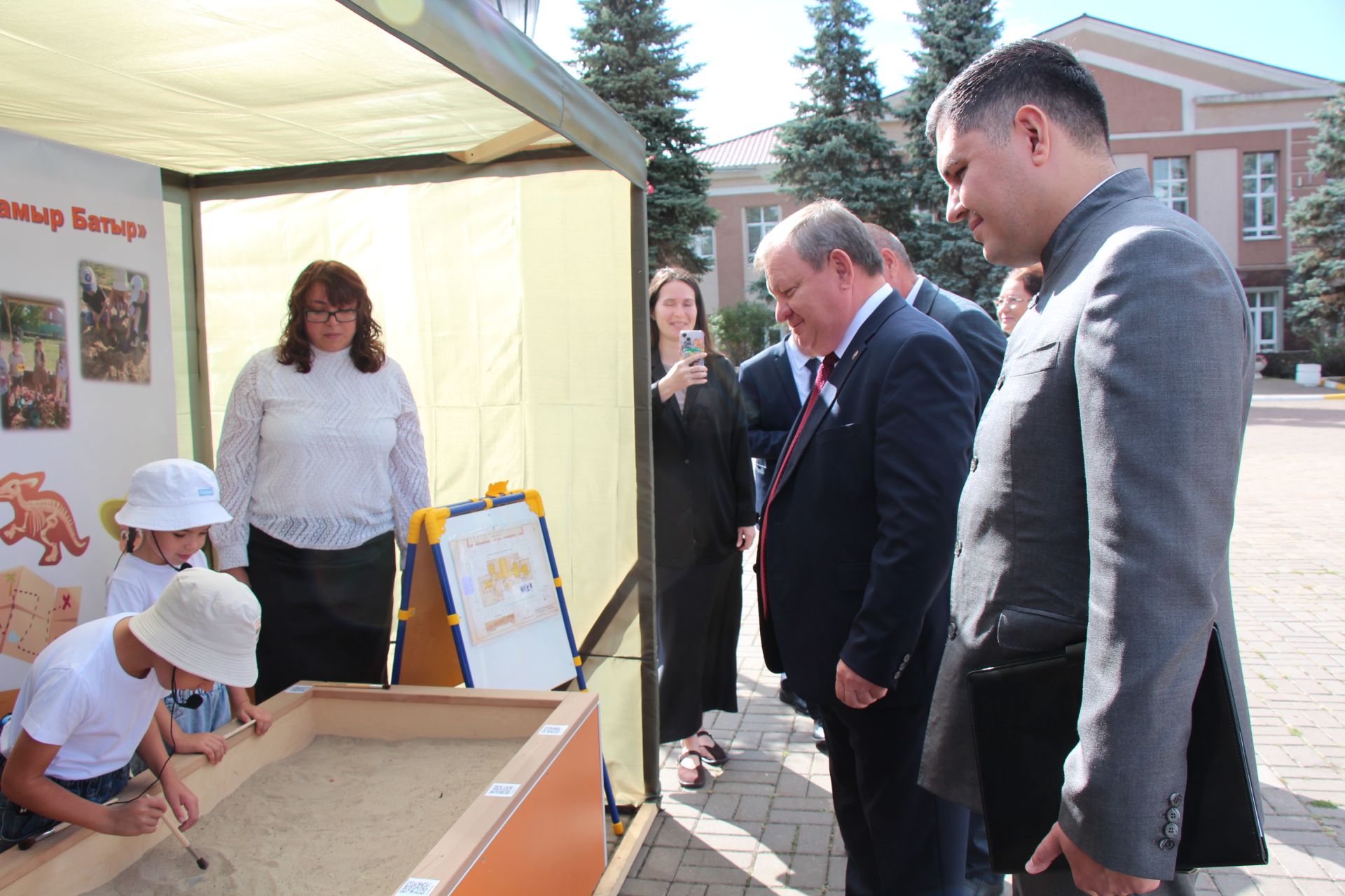 Августовская конференция в Нурлатском районе началась с большой выставки
