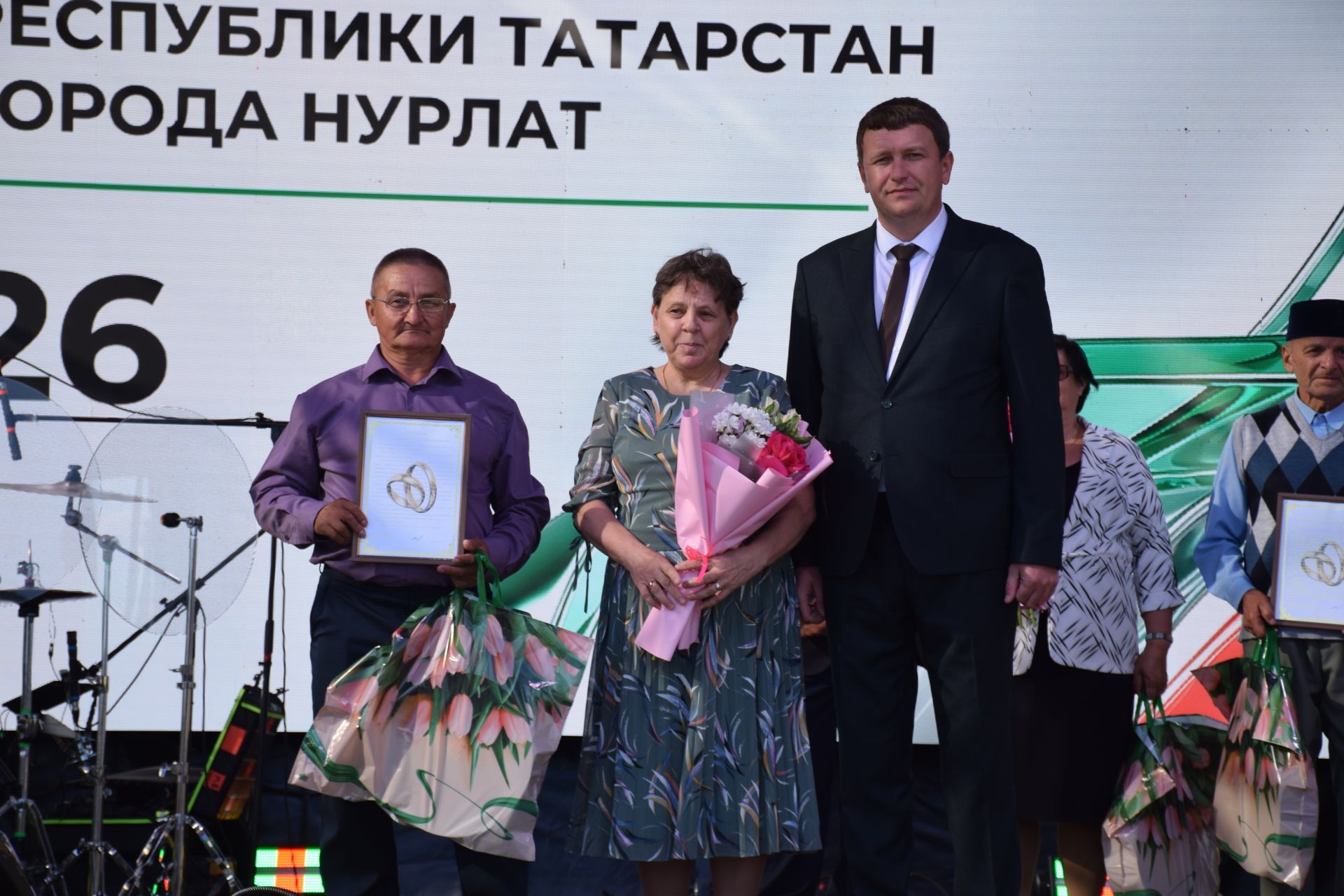 В Нурлате чествовали юбиляров семейной жизни