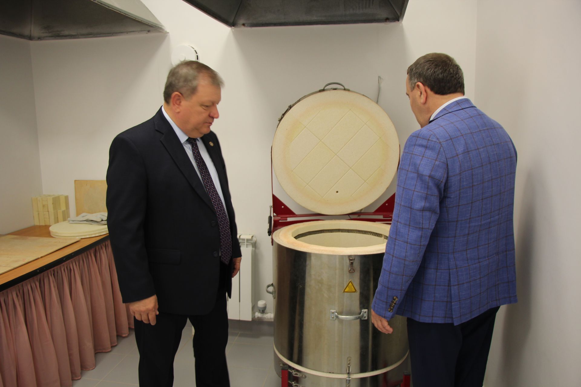 В Нурлате торжественно открыли мемориальную доску памяти Алмаза Ахметшина