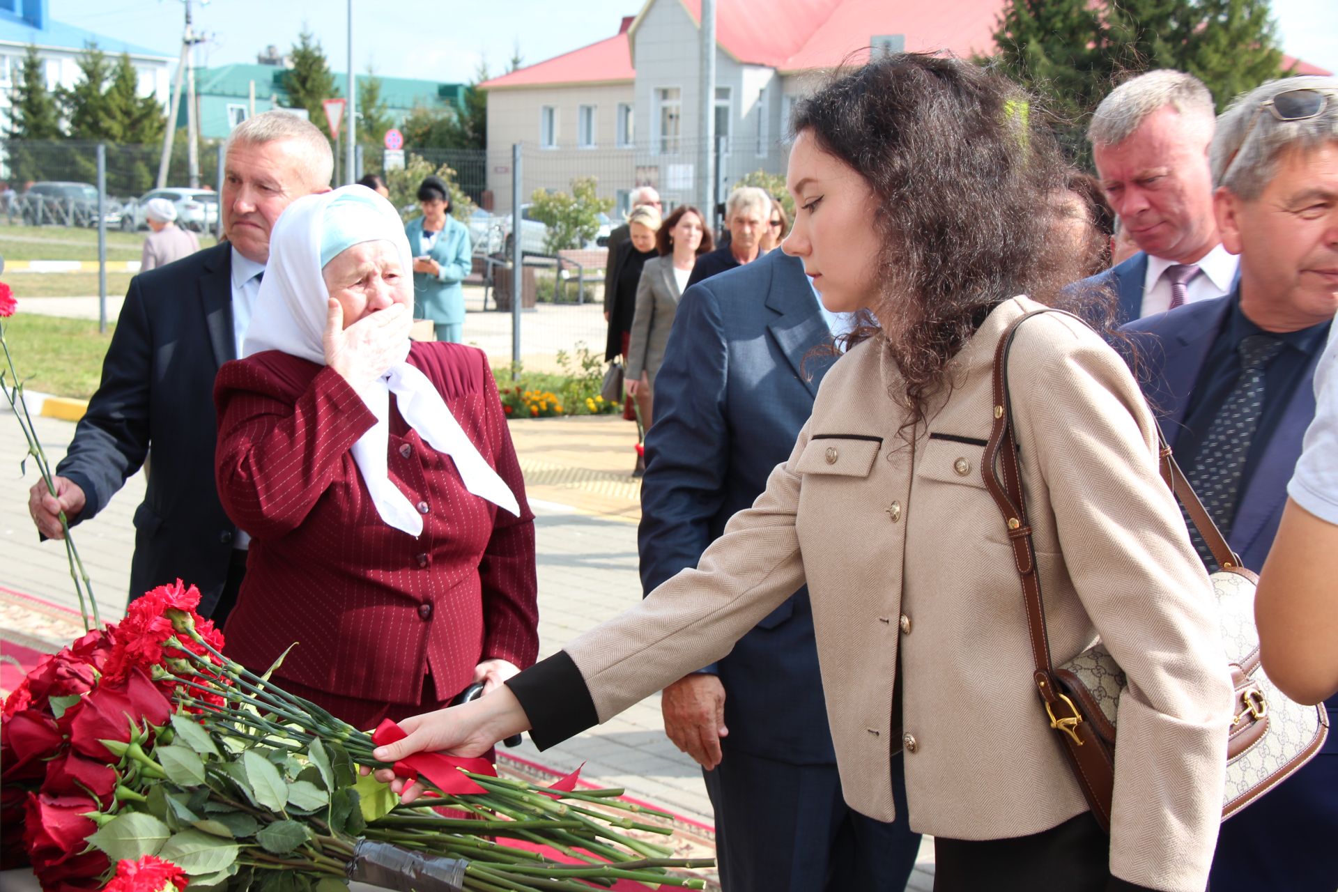 В Нурлате торжественно открыли мемориальную доску памяти Алмаза Ахметшина