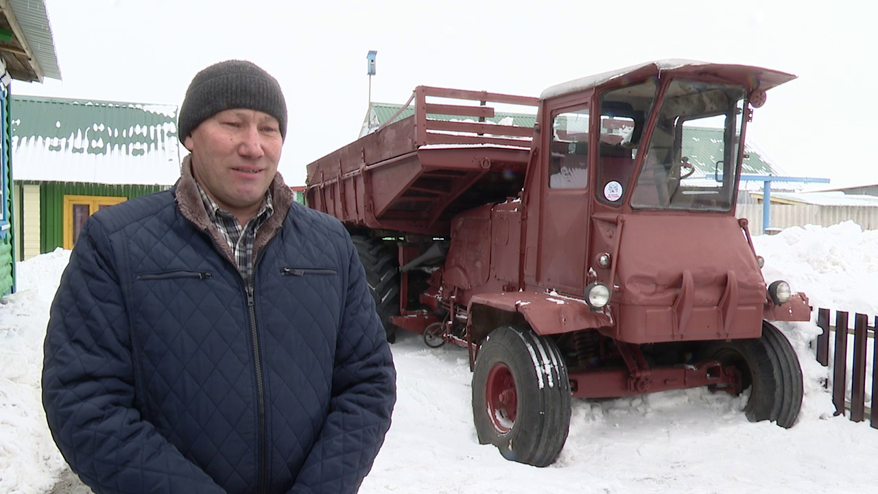 Таганрожец. Комбайнер в деревне.