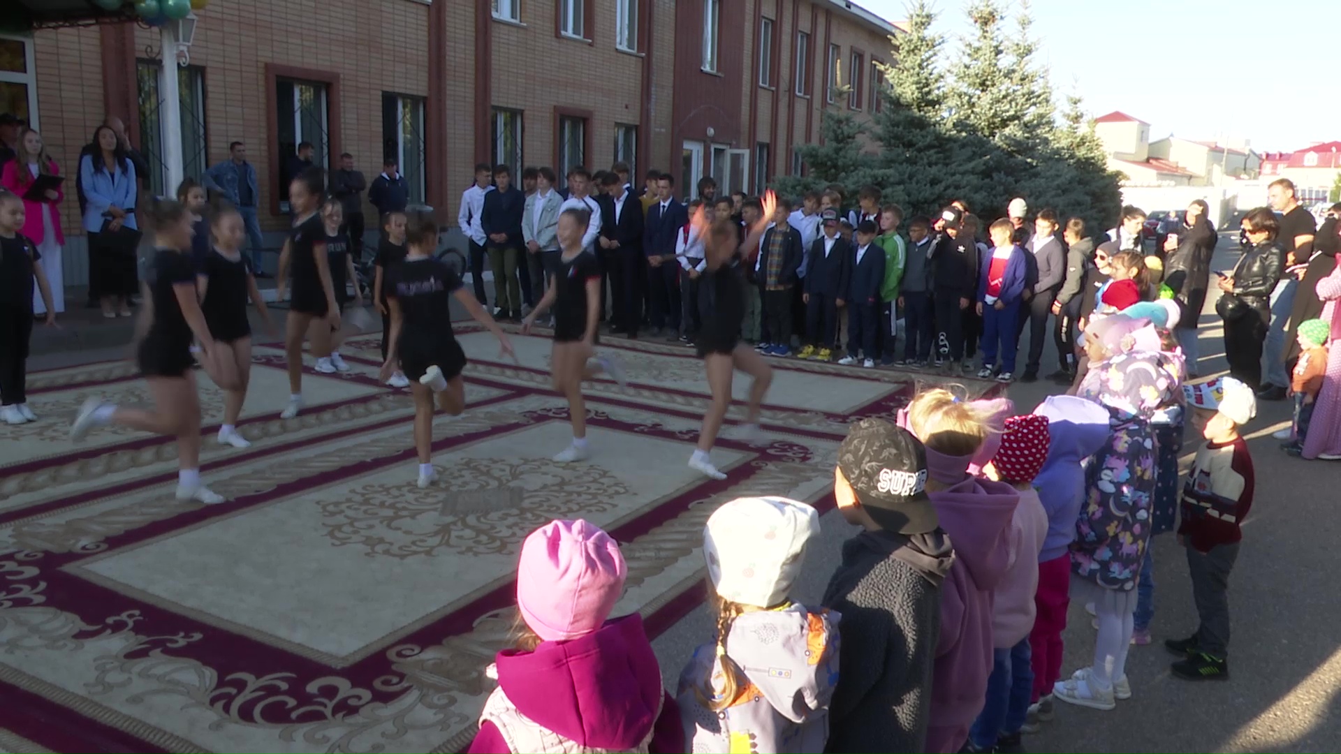 В спортивной школе «Ледок» города Нурлат дали первый свисток для юных спортсменов