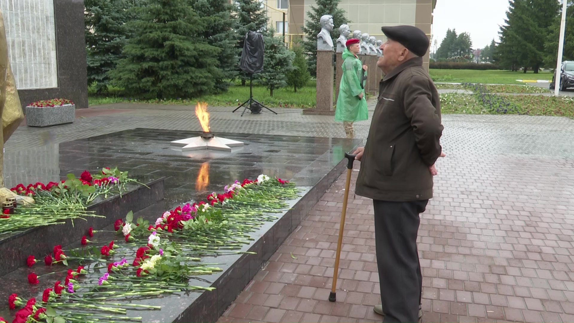 В день памяти и скорби нурлатцы стали участниками траурного митинга