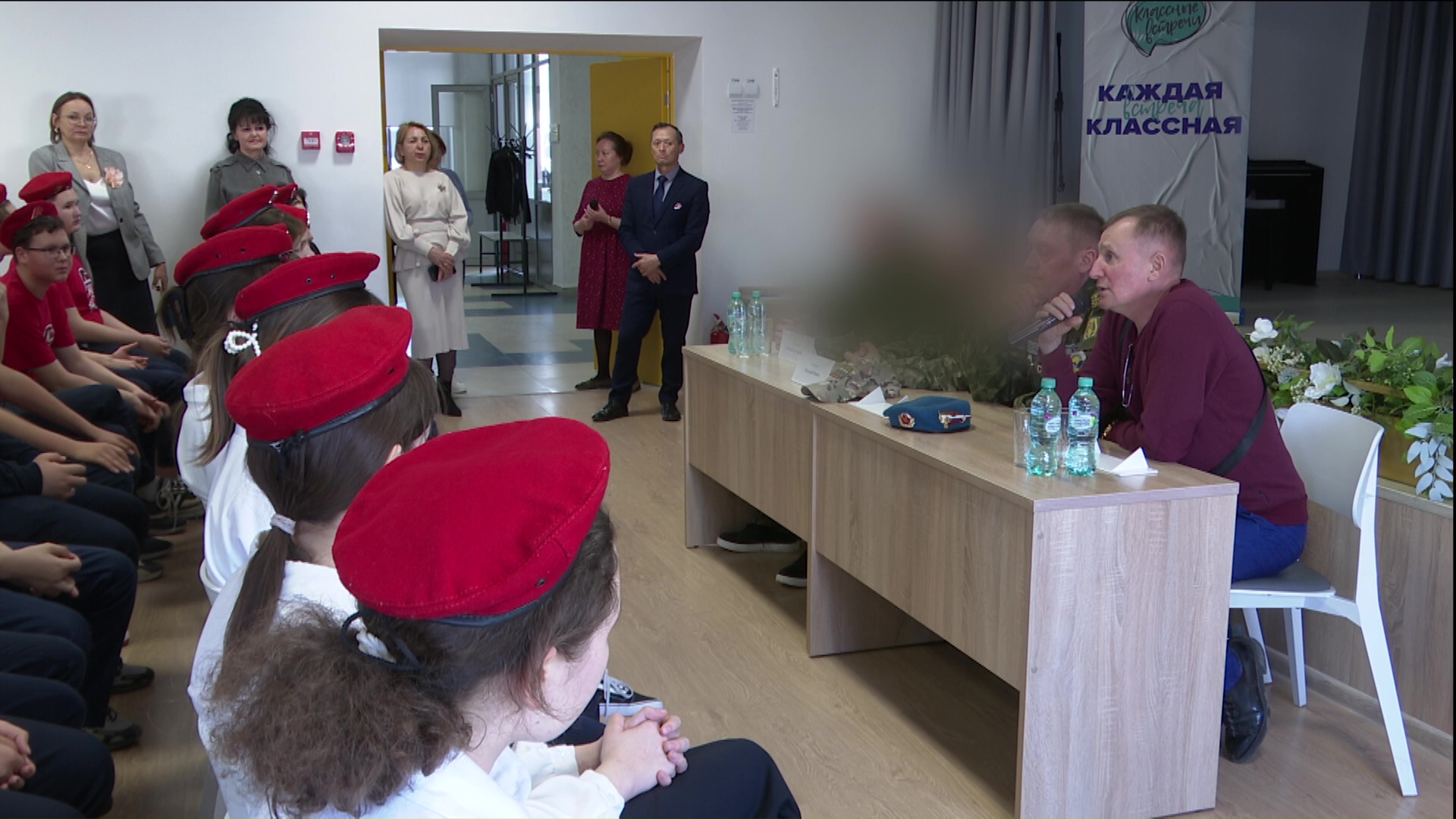 На уроке мужества школьники Нурлата встретились с участниками специальной военной операции