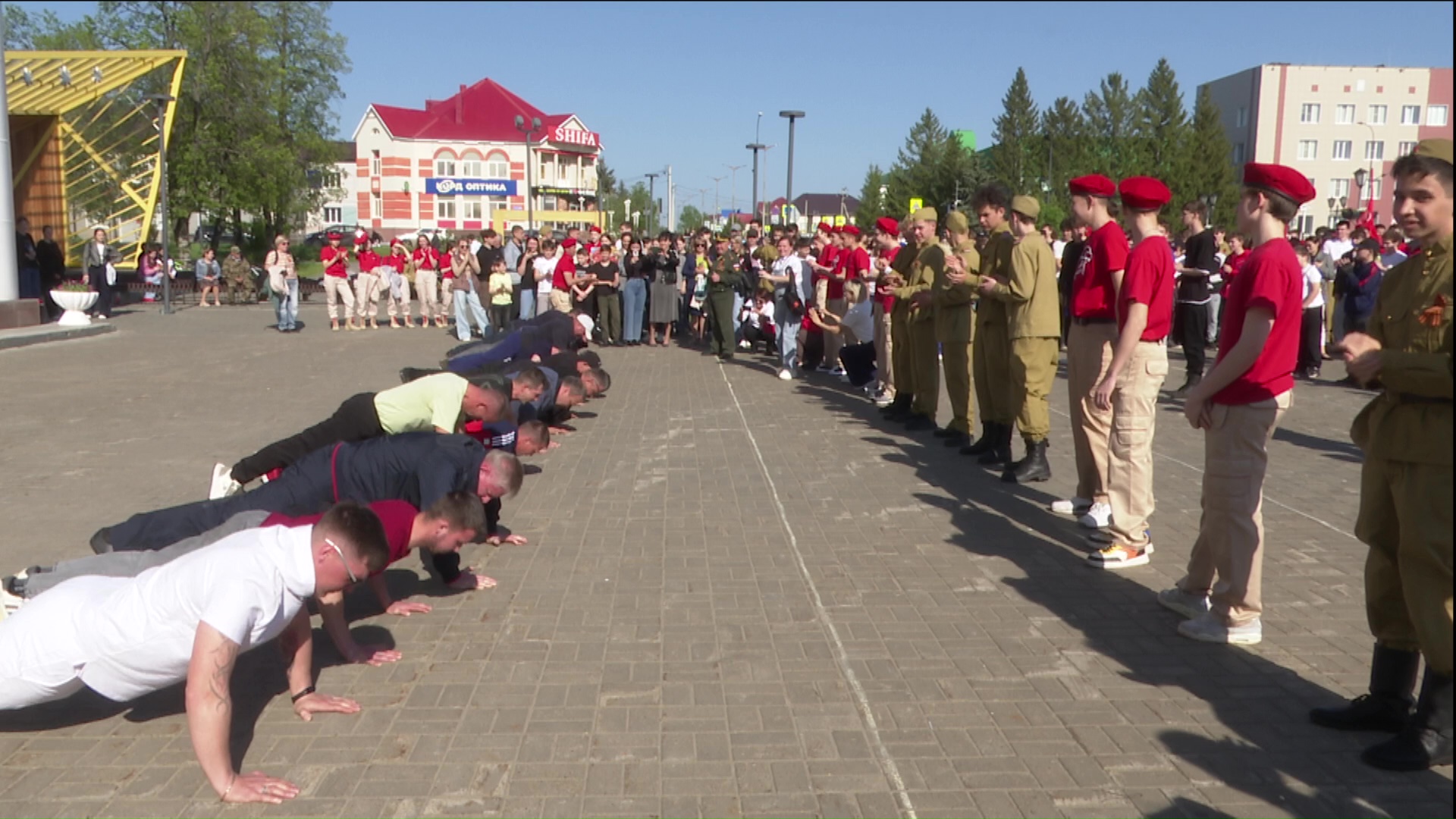 Нурлатцы установили «Рекорд Победы», выполнив более 30 тысяч отжиманий
