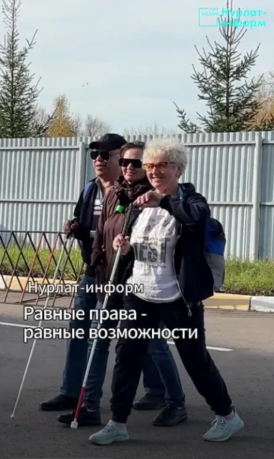 Члены Нурлатского местного отделения Всероссийского общества слепых дважды в неделю занимаются плаванием в бассейне «Батыр»