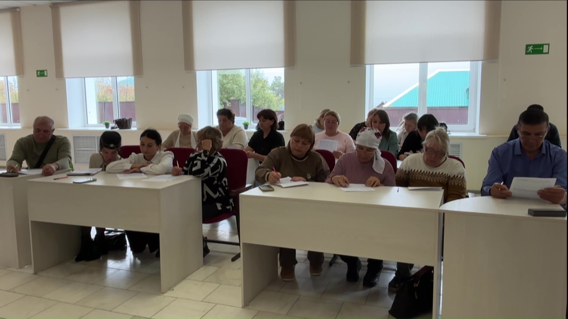 Нурлатцы писали диктант на трех языках