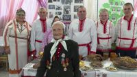 97-летняя Елизавета Сенькина спела на фестивале родословной