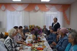 Для ветеранов соцзащиты Нурлата устроили теплый прием в кругу коллег