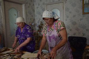 «Молодежка» из Нурлата отправила бойцам тонны домашней еды