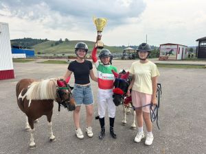 Наездник из Нурлата взял два приза на скачках в Кичучатово