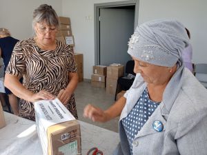 Серебряные волонтеры Нурлата изготовили 72 тыс. изделий для госпиталей