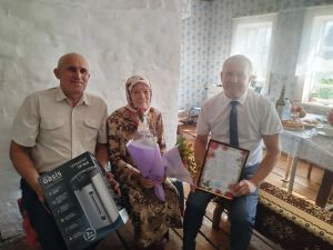 В Нурлатском районе отметила 90-летний юбилей Валентина Имукова