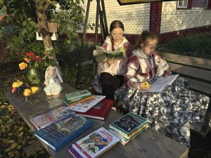 Юная жительница Нурлата участвует в конкурсе «Читающая семья — читающая страна»