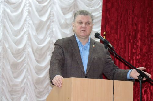 Семье Ибрагимовых из села Богдашкино во время схода граждан подарили доильный аппарат