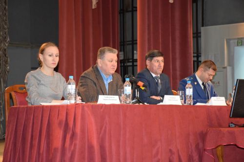 В Нурлате Алмаз Ахметшин провел традиционную встречу с горожанами