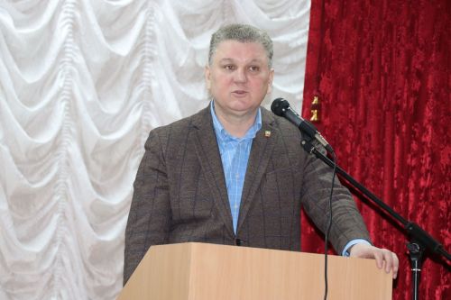 Семье Ибрагимовых из села Богдашкино во время схода граждан подарили доильный аппарат