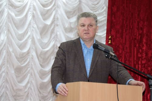 Семье Ибрагимовых из села Богдашкино во время схода граждан подарили доильный аппарат