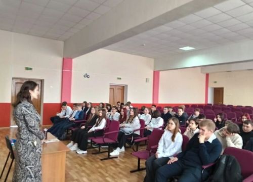 Для нурлатских школьников организовали встречу со специалистом Центра «Умиление»