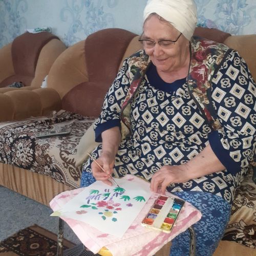 В Нурлатском КЦСОН «Гармония» продолжаются занятия арт-терапии