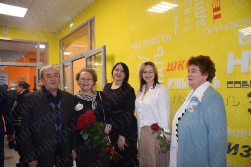 Нурлатская школа №1 торжественно отметила свой 60-летний юбилей (фоторепортаж)
