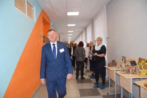 Нурлатская школа №1 торжественно отметила свой 60-летний юбилей (фоторепортаж)