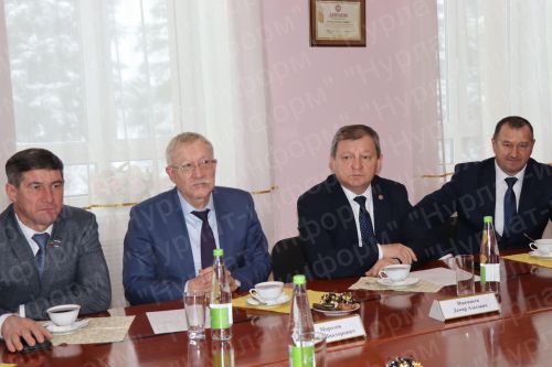 В ходе поездки в Нурлат депутат Государственной Думы РФ Олег Морозов встретился с бойцами СВО