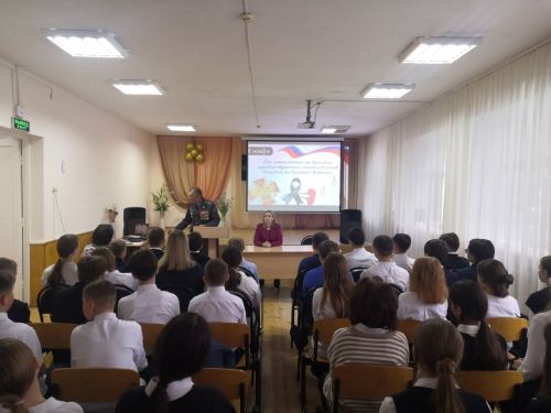 Школьники Нурлата почтили память погибших при исполнении служебных обязанностей