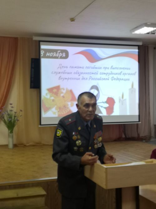 Школьники Нурлата почтили память погибших при исполнении служебных обязанностей