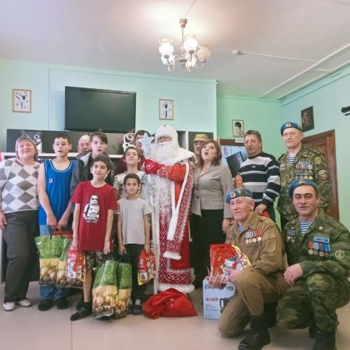 Нурлатские ветераны боевых действий привезли новогодние подарки в детский дом