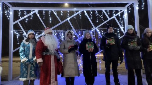 В селе Бурметьево торжественно открыли главную Елку