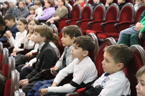 Сегодня в городском Дворце культуры состоялась Елка главы района