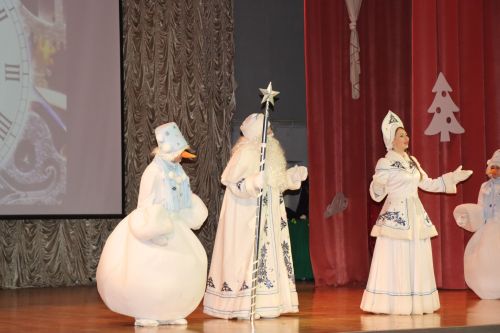 Сегодня в городском Дворце культуры состоялась Елка главы района