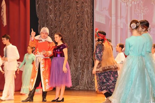 Сегодня в городском Дворце культуры состоялась Елка главы района