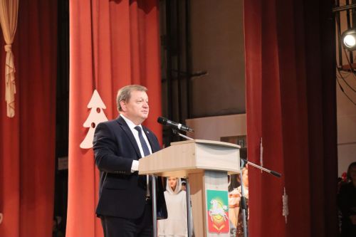 Сегодня в городском Дворце культуры состоялась Елка главы района