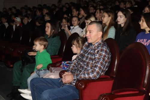 Сегодня в городском Дворце культуры состоялась Елка главы района