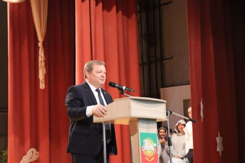 Сегодня в городском Дворце культуры состоялась Елка главы района