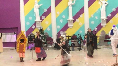 В «Нурлатской детской школе искусств «Сэлэт» состоялась премьера новогодней сказки