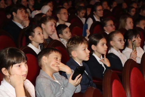 Сегодня в городском Дворце культуры состоялась Елка главы района