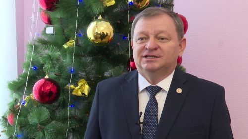 Нурлатцев с Новым годом поздравляет Дамир Ишкинеев