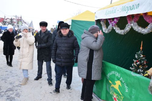 В Нурлате прошла предновогодняя сельскохозяйственная ярмарка