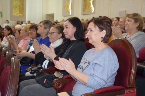 В Нурлате торжественное закрытие Года национальных культур и традиций прошло в обновленном зале Дворца культуры