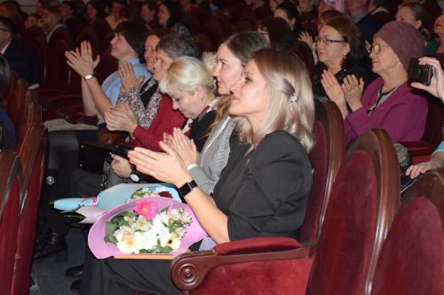 В Нурлате торжественное закрытие Года национальных культур и традиций прошло в обновленном зале Дворца культуры