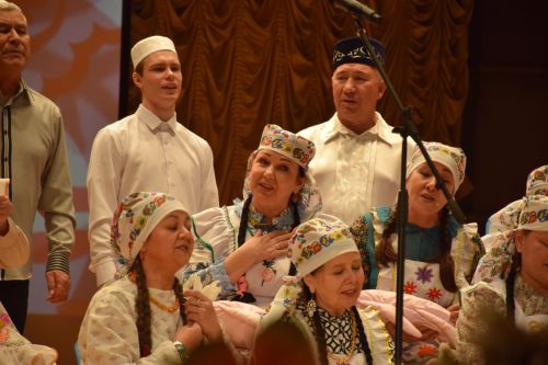 В Нурлате торжественное закрытие Года национальных культур и традиций прошло в обновленном зале Дворца культуры
