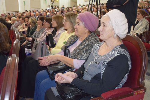 В Нурлате торжественное закрытие Года национальных культур и традиций прошло в обновленном зале Дворца культуры