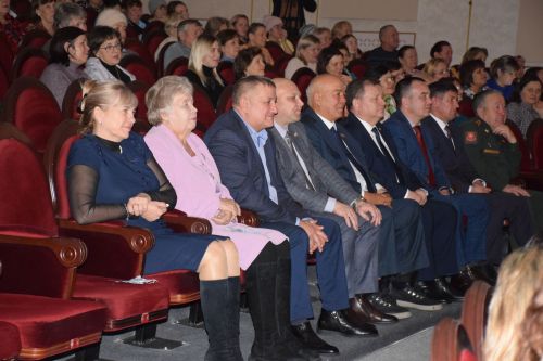 В Нурлате торжественное закрытие Года национальных культур и традиций прошло в обновленном зале Дворца культуры
