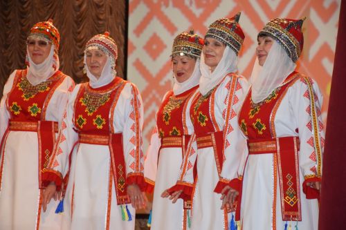 В Нурлате торжественное закрытие Года национальных культур и традиций прошло в обновленном зале Дворца культуры