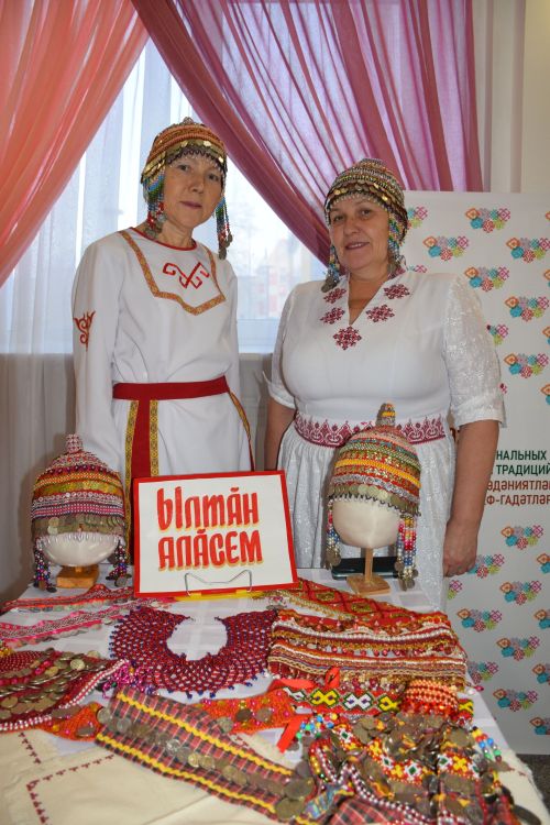 В Нурлате торжественное закрытие Года национальных культур и традиций прошло в обновленном зале Дворца культуры